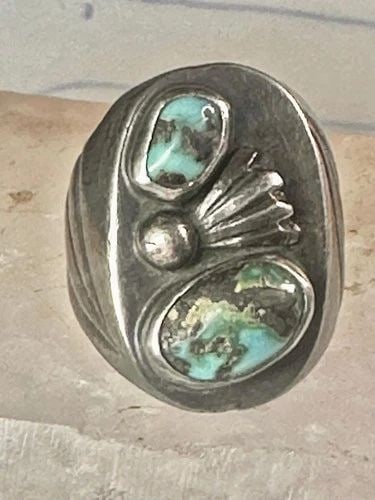 NAVAJO RING TURQUOISE SIZE 9.50 BAND STERLING SILVER WOMEN MEN: NAVAJO RING TURQUOISE SIZE 9.50 BAND STERLING SILVER WOMEN MEN Navajo ring turquoise size 9.50 band sterling silver women men Size 9.50 Between a size 9.5 and a size 9.75 Weight 13.5g Length 1" Width 