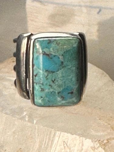 TURQUOISE RING WIDE BAND SOUTHWEST SIZE 6.75 STERLING SILVER WOMEN: TURQUOISE RING WIDE BAND SOUTHWEST SIZE 6.75 STERLING SILVER WOMEN Turquoise ring wide band southwest size 6.75 sterling silver women Size 6.75 Between a size 6.75 and a size 7 Weight. 13.9g Length. 3