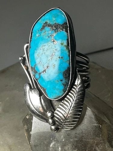 NAVAJO RING LONGTURQUOISE SIZE 6.50 STERLING SILVER WOMEN: NAVAJO RING LONGTURQUOISE SIZE 6.50 STERLING SILVER WOMEN Navajo ring longTurquoise size 6.50 sterling silver women Signed MF AS IS Stone is loose Size 6.50 Between a size 6.50 and a size 6.75 Weight.