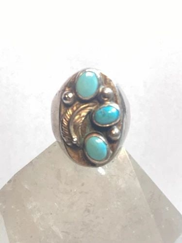 TURQUOISE RING SIZE 10.75 NAVAJO SOUTHWEST STERLING SILVER WOMEN MEN: TURQUOISE RING SIZE 10.75 NAVAJO SOUTHWEST STERLING SILVER WOMEN MEN Turquoise ring Navajo southwest sterling silver women men Size 10.75 Between a size 10.75 and a size 11 Weight 12.8g Length 1 1/8" 