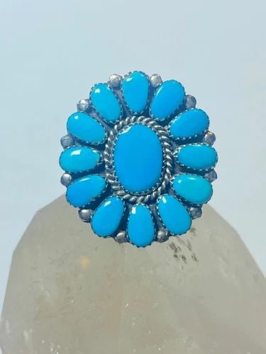 TURQUOISE RING FLOWER BIG SOUTHWEST STERLING SILVER WOMEN: TURQUOISE RING FLOWER BIG SOUTHWEST STERLING SILVER WOMEN Turquoise ring Flower big southwest sterling silver women Size 8 Weight 10.5g Length 1. 3/8" Width. 1 3/8" Thinnest part 5/32"