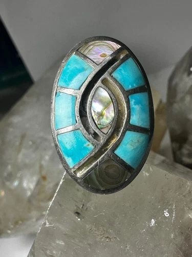 HERRINGBONE TURQUOISE RING SIZE 9.75 NAVAJO STERLING SILVER WOMEN MEN: HERRINGBONE TURQUOISE RING SIZE 9.75 NAVAJO STERLING SILVER WOMEN MEN Herringbone Turquoise ring size 9.75 Navajo sterling silver women men Goldish brass lines between the stones Size 9.75 Between a s