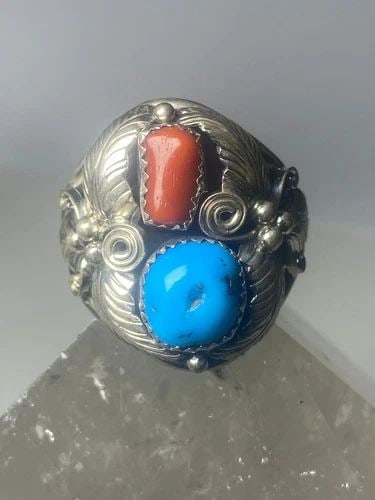 TURQUOISE RING CORAL NAVAJO LEAVES SOUTHWEST WOMEN MEN: TURQUOISE RING CORAL NAVAJO LEAVES SOUTHWEST WOMEN MEN Turquoise ring coral Navajo leaves southwest women men Size 15.25 Weight 13.5g Width 1 1/8" Thinnest part of band. 3/16"