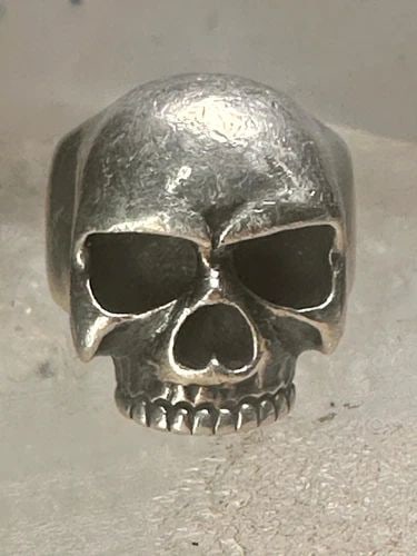 SKULL RING BIKER BAND SIZE 8.50 STERLING SILVER WOMEN MEN: SKULL RING BIKER BAND SIZE 8.50 STERLING SILVER WOMEN MEN Skull ring Biker band size 8.50 sterling silver women men Size 8.50 Between a size 88.50 and a size 8.75 Weight. 20.2g Length 1" Widest part 3