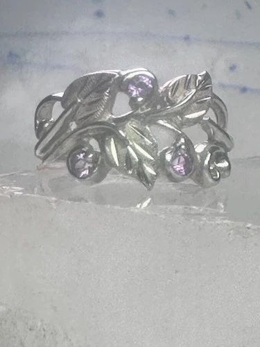 BLACK HILLS GOLD RING AMETHYST LEAVES FLORAL SIZE 7.25 STERLING SILVER WOMEN: BLACK HILLS GOLD RING AMETHYST LEAVES FLORAL SIZE 7.25 STERLING SILVER WOMEN Black Hills Gold ring amethyst leaves floral size 7.25 sterling silver women Size 7.25 Weight 3.6g Width 1/2" Band in the b