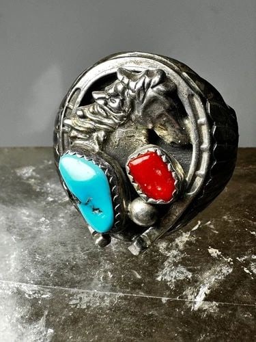 HORSE RING NAVAJO HORSESHOE TURQUOISE CORAL BIKER SIZE 13.50 STERLING SILVER MEN: HORSE RING NAVAJO HORSESHOE TURQUOISE CORAL BIKER SIZE 13.50 STERLING SILVER MEN Horse ring Navajo Horseshoe turquoise coral biker size 13.50 sterling silver men Size 13.50. Between a size 13.50 and a