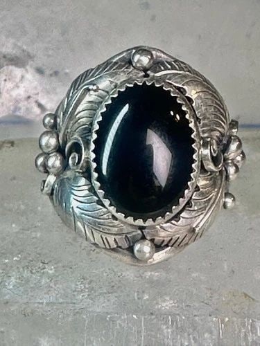 NAVAJO ONYX RING LEAVES VINTAGE SIZE 10 STERLING SILVER WOMEN MEN (1 of 2)