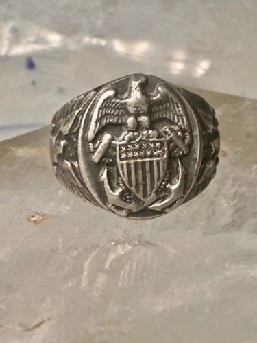 EAGLE RING USA BAND BAND SIZE 5.75 STERLING SILVER WOMEN MEN: EAGLE RING USA BAND BAND SIZE 5.75 STERLING SILVER WOMEN MEN Eagle ring USA band band Size 5.75 sterling silver women men Size 5.75 Weight. 8.4g Length 1/2" Width 1/4" Band in Back. 5/32"