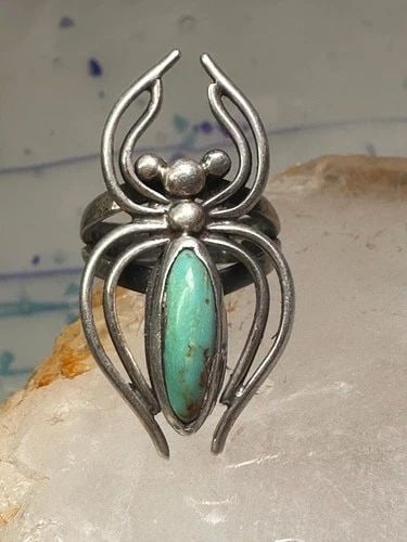 NAVAJO RING SPIDER TURQUOISE BAND SIZE 5.5 STERLING SILVER MEN WOMEN: NAVAJO RING SPIDER TURQUOISE BAND SIZE 5.5 STERLING SILVER MEN WOMEN Navajo Ring Spider Turquoise band size 5.5 sterling silver men women Size 5.50 Weight 6.1g Length. 1 3/8" Width 3/4" Thinnest part 