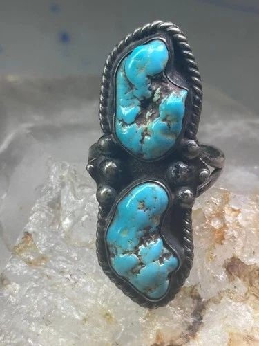 LONG TURQUOISE RING NAVAJO VINTAGE SIZE 11.50 STERLING SILVER WOMEN: LONG TURQUOISE RING NAVAJO VINTAGE SIZE 11.50 STERLING SILVER WOMEN Long Turquoise ring Navajo Vintage size 11.50 sterling silver women Size 11.50 Between a size 11.50 and a size 11.75 Weight 13.1g Le