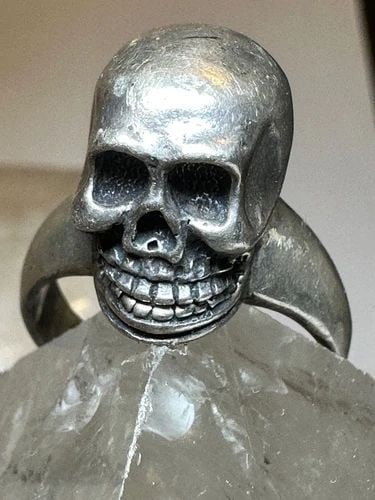 SKULL POISON RING SIZE 8.75 BIKER STERLING SILVER WOMEN: SKULL POISON RING SIZE 8.75 BIKER STERLING SILVER WOMEN Skull poison ring size 8.75 biker sterling silver women Size 8.75 Between a 8.75 and a size 9 Weight 10.1g Length 5/8" Width. 3/8" Band Width in