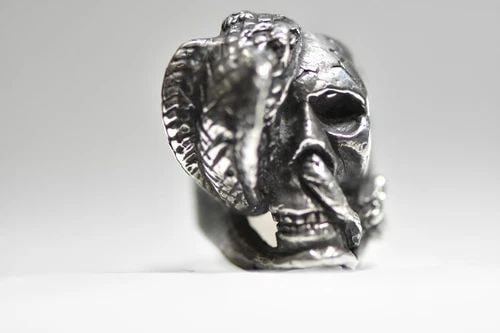 SKULL RING COBRA SNAKE BIKER BAND STERLING SILVER MEN WOMEN SIZE 8.25: SKULL RING COBRA SNAKE BIKER BAND STERLING SILVER MEN WOMEN SIZE 8.25 Skull ring cobra snake biker band sterling silver men women Size 8.25 Between a Size 8.25 and a Size 8.50 weight 27.4g Widest part