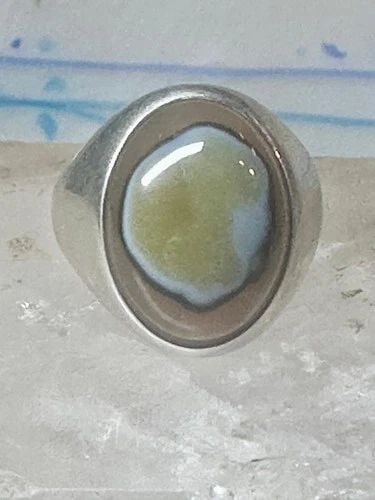AGATE RING WM WHEELER RING BAND STERLING SILVER SIZE 9.50 WOMEN MEN: AGATE RING WM WHEELER RING BAND STERLING SILVER SIZE 9.50 WOMEN MEN Agate Ring Wm Wheeler Ring band sterling silver size 9.50 women men Size 9.50 Weight 9.9g Length 3/4" Width 1/2" Thinnest part of ba