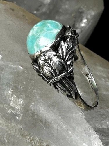 PARROTS RINGS ART DECO PINKY BAND LOVE BIRDS SIZE 4.50 STERLING SILVER WOMEN: PARROTS RINGS ART DECO PINKY BAND LOVE BIRDS SIZE 4.50 STERLING SILVER WOMEN Parrots rings art deco pinky band love birds size 4.50 sterling silver women Size 4.50 Weight. 3.7g Widest part of band 3/8