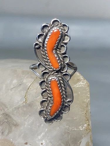 CORAL RING SIZE 7.50 NAVAJO SOUTHWEST LONG STERLING SILVER WOMEN: CORAL RING SIZE 7.50 NAVAJO SOUTHWEST LONG STERLING SILVER WOMEN Coral ring Navajo southwest long sterling silver women Size 7.50 Weight 7.8g Length. 1. 5/8" Width 5/8" Thinnest part 1/8"