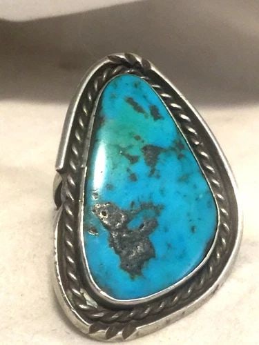VINTAGE STERLING SILVER SOUTHWEST TRIBAL RING TURQUOISE SIZE 7 15.3G: VINTAGE STERLING SILVER SOUTHWEST TRIBAL RING TURQUOISE SIZE 7 15.3G Vintage Sterling Silver Southwest Tribal Turquoise Ring Size 7 Weight 15.3g Length 1 3/4" Width 1 3/32" Free First Class shipping a