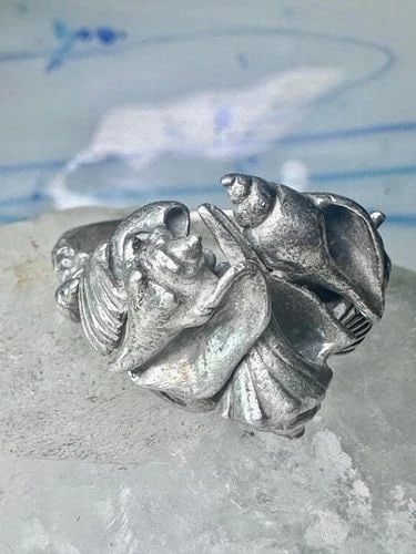 VINTAGE SHELL RING KABANA BAND OCEAN SHELLS SNAIL CONK SIZE 11 SOUTHWEST STERLIN: VINTAGE SHELL RING KABANA BAND OCEAN SHELLS SNAIL CONK SIZE 11 SOUTHWEST STERLIN Vintage Shell ring Kabana band ocean shells snail conk size 11 southwest sterling silver women men Size 11 Weight. 11g 