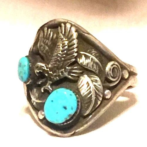 VINTAGE STERLING SILVER SOUTHWEST TRIBAL RING TURQUOISE SIZE 9.75 11G EAGLE MEN: VINTAGE STERLING SILVER SOUTHWEST TRIBAL RING TURQUOISE SIZE 9.75 11G EAGLE MEN Eagle Ring Size 9.75 Turquoise Vintage Sterling Silver Southwest Tribal Size 9.75 Weight 11.3g Length 7/8" Width 1/2" In