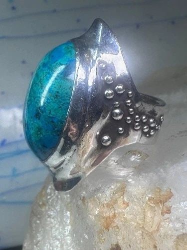 TURQUOISE RING BULKY BOHO BAND SIZE 7 STERLING SILVER WOMEN GIRLS: TURQUOISE RING BULKY BOHO BAND SIZE 7 STERLING SILVER WOMEN GIRLS Turquoise ring boho band size 7 sterling silver women girls Size 7 Weight 38.8g Length. 1 5/8" Width. 3/4" Thinnest part of band 3/8"