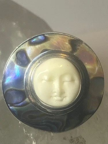 FACE RING LONG BOHO ABALONE STERLING SILVER WOMEN GIRLS: FACE RING LONG BOHO ABALONE STERLING SILVER WOMEN GIRLS Face ring long boho abalone sterling silver women girls Size 8.75 Between a size 8.75 and a size 9 Weight. 10.2g Length. 1. 1/4" Width. 1. 1/4 "
