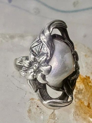 PEARL RING ART NOUVEAU DECO FLORAL FLOWER SIZE 2.5 PINKY STERLING SILVER WOMEN G: PEARL RING ART NOUVEAU DECO FLORAL FLOWER SIZE 2.5 PINKY STERLING SILVER WOMEN G Pearl ring Art Nouveau Deco floral flower size 2.5 pinky sterling silver women girls Size 2.50 Weight. 3.9g Length. 3/4