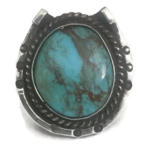 VINTAGE HORSESHOE STERLING SILVER SOUTHWEST TURQUOISE RING SIZE 7.5 12.9G: VINTAGE HORSESHOE STERLING SILVER SOUTHWEST TURQUOISE RING SIZE 7.5 12.9G Vintage Horseshoe Turquoise Sterling Silver Southwest Ring AS IS The Sides are Bent Wearable As Is Size.7.5 Weight 12.9g Lengt