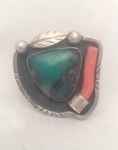 VINTAGE STERLING SILVER SOUTHWEST TURQUOISE & CORAL RING SIZE 7: VINTAGE STERLING SILVER SOUTHWEST TURQUOISE & CORAL RING SIZE 7 Vintage Sterling Silver Southwest Turquoise & Coral Ring Size 7 Length 1 5/32" Width 1 5/32 Weight 11.5g Free First Class shipping and p