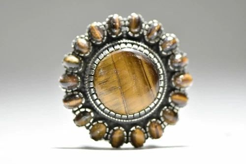 TIGER EYE RING FLOWER BOHO TRIBAL BIG ROUND STERLING SILVER WOMEN SIZE 7: TIGER EYE RING FLOWER BOHO TRIBAL BIG ROUND STERLING SILVER WOMEN SIZE 7 Tiger Eye ring Boho flower tribal Big round sterling silver women Size 7 Weight 22.2g Widest part of ring 1 1/2" Thinnest part 