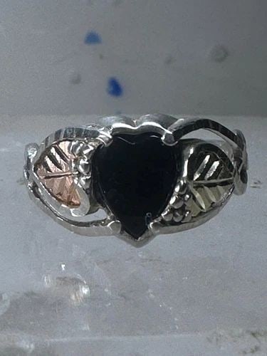 BLACK HILLS GOLD RING SIZE 6.75 HEART VALENTINE LEAVES STERLING SILVER WOMEN: BLACK HILLS GOLD RING SIZE 6.75 HEART VALENTINE LEAVES STERLING SILVER WOMEN Black Hills Gold Ring heart Valentine leaves sterling silver women Size 6.75 Weight 3.3g length 3/8" Thinnest part 1/8"