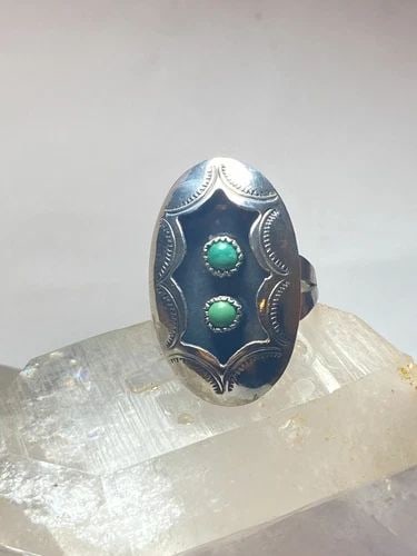SHADOW BOX RING SIZE 8.25 TURQUOISE LONG STERLING SILVER WOMEN: SHADOW BOX RING SIZE 8.25 TURQUOISE LONG STERLING SILVER WOMEN Shadow Box ring turquoise long sterling silver women Size 8.25 Between a size 8.256 and a size 8.50 Weight 5.6g Length. 1 1/8" Width 3/4"