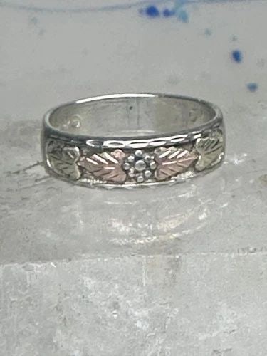 BLACK HILLS GOLD RING LEAVES WEDDING BAND SIZE 12 STERLING SILVER WOMEN MEN: Black Hills Gold ring leaves wedding band size 12 sterling silver women men Size 12 Width. 1/4"