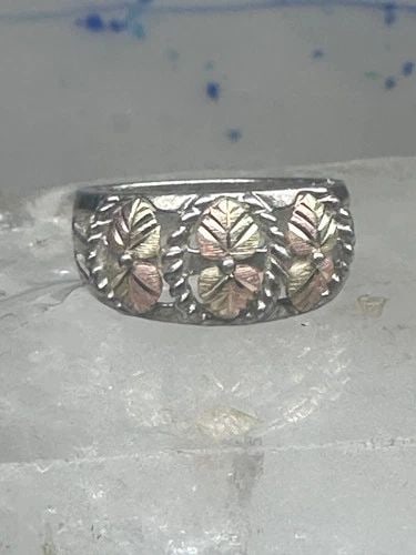 BLACK HILLS GOLD RING LEAVES WEDDING BAND SIZE 7 STERLING SILVER WOMEN MEN: Black Hills Gold ring leaves wedding band size 7 sterling silver women men Size 12 Weight. 4.7g Width. 3/8" Thinnest part of band 7/32"