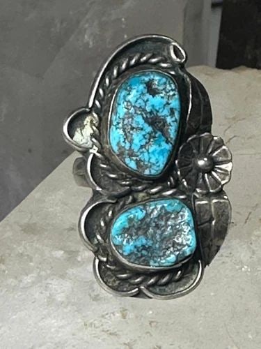 TURQUOISE RING SIZE 7 NAVAJO SQUASH BLOSSOM DESIGN SOUTHWEST LONG STERLING SILVE: TURQUOISE RING SIZE 7 NAVAJO SQUASH BLOSSOM DESIGN SOUTHWEST LONG STERLING SILVE Turquoise ring size 7 Navajo squash blossom design southwest long sterling silver women Size 7 Between a size 7 and a s