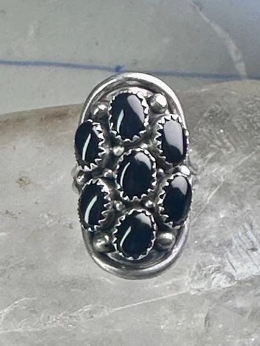 NAVAJO RING BLACK ONYX SADDLE BAND SIZE 6 STERLING SILVER WOMEN: NAVAJO RING BLACK ONYX SADDLE BAND SIZE 6 STERLING SILVER WOMEN Navajo ring black Onyx saddle band size 6 sterling silver women Size 6 Weight 6.5g Length 1 3/16" Width 5/8" Thinnest part of band 5/32"