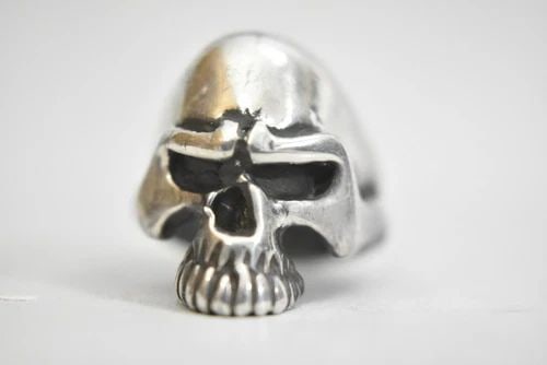 SKULL RING BIKER BAND STERLING SILVER WOMEN MEN DAY OF THE DEAD SIZE 8: SKULL RING BIKER BAND STERLING SILVER WOMEN MEN DAY OF THE DEAD SIZE 8 Skull ring Biker band sterling silver women men Day of the Dead Size 8 Between a Size 8 and a Size 8.25 Weight 16.4g Widest Part 