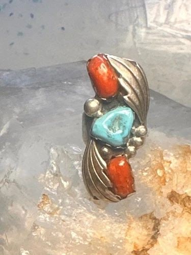 NAVAJO LONG RING TURQUOISE CORAL SIZE 5.5 STERLING SILVER WOMEN GIRLS: NAVAJO LONG RING TURQUOISE CORAL SIZE 5.5 STERLING SILVER WOMEN GIRLS Navajo long ring Turquoise Coral size 5.5 sterling silver women girls Size 5.5 Between a size 5.5 and a size 5.75 Weight 11.6g Len