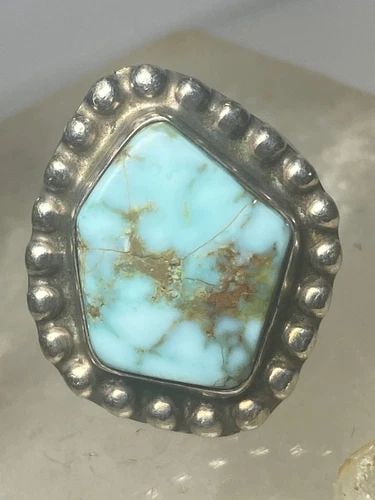 TURQUOISE RING HEAVY SOLID BAND SIZE 7.25 SOUTHWEST STERLING SILVER WOMEN MEN: TURQUOISE RING HEAVY SOLID BAND SIZE 7.25 SOUTHWEST STERLING SILVER WOMEN MEN Turquoise ring southwest sterling silver women men Flaws in the stone - hairline cracks structurally secure Size 7.25 Betw