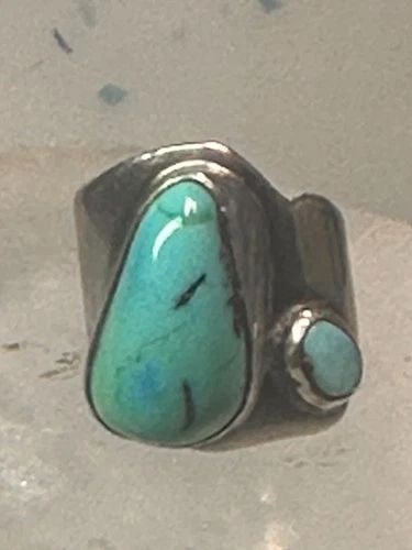 NAVAJO TURQUOISE RING SIZE 4 STERLING SILVER PINKY CIGAR BAND WOMEN GIRLS: NAVAJO TURQUOISE RING SIZE 4 STERLING SILVER PINKY CIGAR BAND WOMEN GIRLS Navajo turquoise ring size 4 sterling silver pinky cigar band women girls Size 4 Weight 6.8g Length. 3/4" Width 5/16" Thinnest