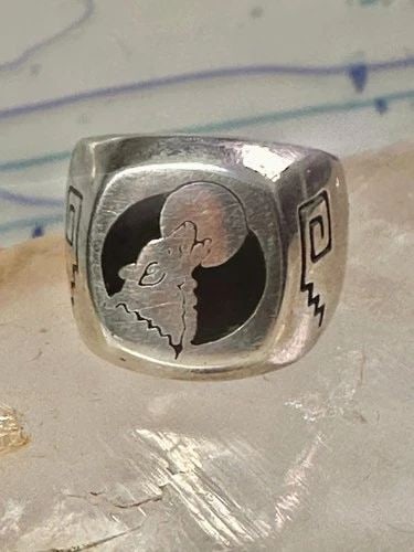 WOLF RING SOUTHWEST BARKING AT THE MOON BIKER BAND SIZE 6.50 WOMEN MEN: WOLF RING SOUTHWEST BARKING AT THE MOON BIKER BAND SIZE 6.50 WOMEN MEN Wolf ring southwest barking at the moon biker band size 6.50 women men G and S Heavy plate Size 6.5 Between a size 6.50 and a siz