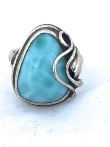 LARIMAR RING SIZE 7.5 STERLING SILVER ART DECO INFLUENCES: LARIMAR RING SIZE 7.5 STERLING SILVER ART DECO INFLUENCES Larimar Ring Size 7.50 sterling silver Art Deco influences A slight indentation on the outside of the band on the back of the band Size 7.50<