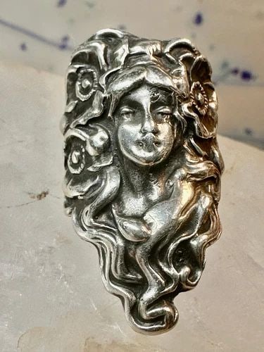 ART NOUVEAU RING FACE ART DECO BAND SIZE 4 STERLING SILVER WOMEN GIRLS: ART NOUVEAU RING FACE ART DECO BAND SIZE 4 STERLING SILVER WOMEN GIRLS Art Nouveau ring face art deco band size 4 sterling silver women girls Size 4 Weight. 8.8g Length. 1. 1/4" Thinnest pat of band 1