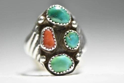 TURQUOISE RING CORAL NAVAJO TRIBAL SOUTHWEST STERLING SILVER MEN SIZE 9.75: TURQUOISE RING CORAL NAVAJO TRIBAL SOUTHWEST STERLING SILVER MEN SIZE 9.75 Turquoise ring coral Navajo tribal southwest sterling silver men Size 9.75 Weight 12.5g Widest part of band 1" Thinnest part 