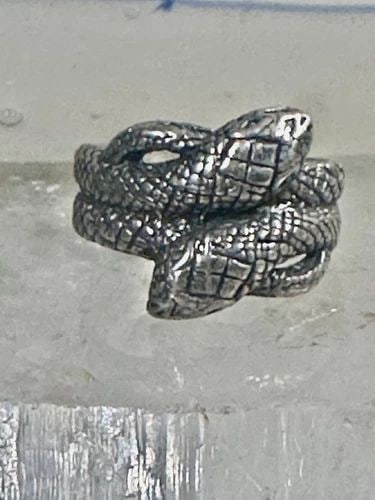 DOUBLE SNAKE RING SNAKES BAND SIZE 8.75 STERLING SILVER WOMEN MEN: DOUBLE SNAKE RING SNAKES BAND SIZE 8.75 STERLING SILVER WOMEN MEN Double Snake ring snakes band size 8.75 sterling silver women men Size 8.75 Weight 7.6g Width 1/2" Thinnest part of band in back 1/4"