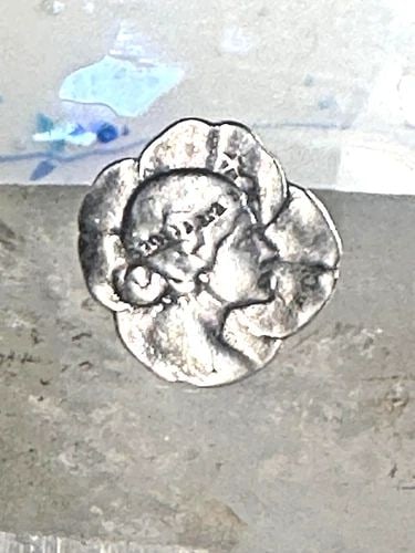 FACE RING ART NOUVEAU W STAR BAND SIZE 5 STERLING SILVER PINKY WOMEN GIRLS: FACE RING ART NOUVEAU W STAR BAND SIZE 5 STERLING SILVER PINKY WOMEN GIRLS Face ring Art Nouveau band w Star size 5 sterling silver pinky women girls Size 5 Weight 4.9g Length. 7/8" Width 7/8" Thinnes