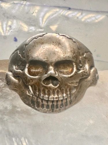 SKULL RING BIKER BAND JAW MOVES A LITTLE SIZE 13.50 FIGURATIVE STERLING SILVER M: SKULL RING BIKER BAND JAW MOVES A LITTLE SIZE 13.50 FIGURATIVE STERLING SILVER M Skull ring biker band jaw moves a little size 13.50 figurative sterling silver men Size 13.50 Weight 10g Width 3/4" Thi