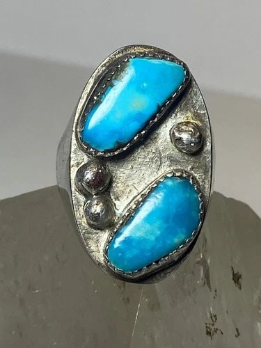 TURQUOISE RING SOUTHWEST STERLING SILVER LEAVES WOMEN MEN: TURQUOISE RING SOUTHWEST STERLING SILVER LEAVES WOMEN MEN ring southwest sterling silver women men Size 10.75 Weight 15.9g Length. 1 1/4" Width. 5/8" Thinnest part of band 3/16"
