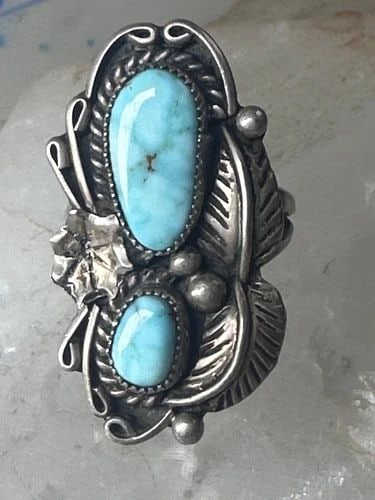 NAVAJO RING TURQUOISE LEAVES SQUASH BLOSSOM STERLING SILVER SIZE 5.50 WOMEN GIRL: NAVAJO RING TURQUOISE LEAVES SQUASH BLOSSOM STERLING SILVER SIZE 5.50 WOMEN GIRL Long Navajo ring Turquoise leaves squash blossom sterling silver size 5.50 women girls Size 5.50 Weight 9.3g length 1 1