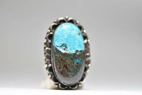 TURQUOISE RING LONG NAVAJO VINTAGE STERLING SILVER WOMEN: TURQUOISE RING LONG NAVAJO VINTAGE STERLING SILVER WOMEN Turquoise ring long southwest vintage sterling silver women size 5.50 weight 13.9g Widest part of band 1 3/4" Thinnest part of band 1/8" Delive