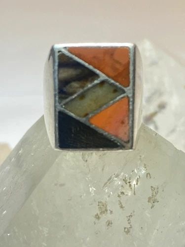 ONYX RING SIZE 7.50 JASPER? STERLING SILVER SOUTHWEST: ONYX RING SIZE 7.50 JASPER? STERLING SILVER SOUTHWEST Onyx ring jasper? sterling silver southwest Size 7.50 Between a size 7.50 and a size 7.75 Weight 14g Length. 3/4" Width 5/8" Thinnest part of band