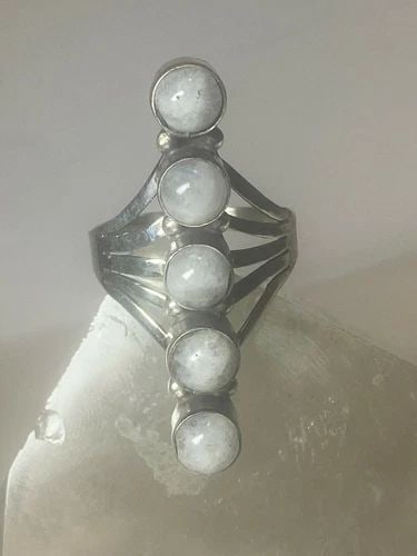 LONG MOONSTONE RING SIZE 9 SOUTHWEST STERLING SILVER WOMEN GIRLS: LONG MOONSTONE RING SIZE 9 SOUTHWEST STERLING SILVER WOMEN GIRLS Long Moonstone ring southwest sterling silver women girls Size 9 Weight 7.6g Length. 1 1/2" Widest part 3/8" Thinnest part 1/8"
